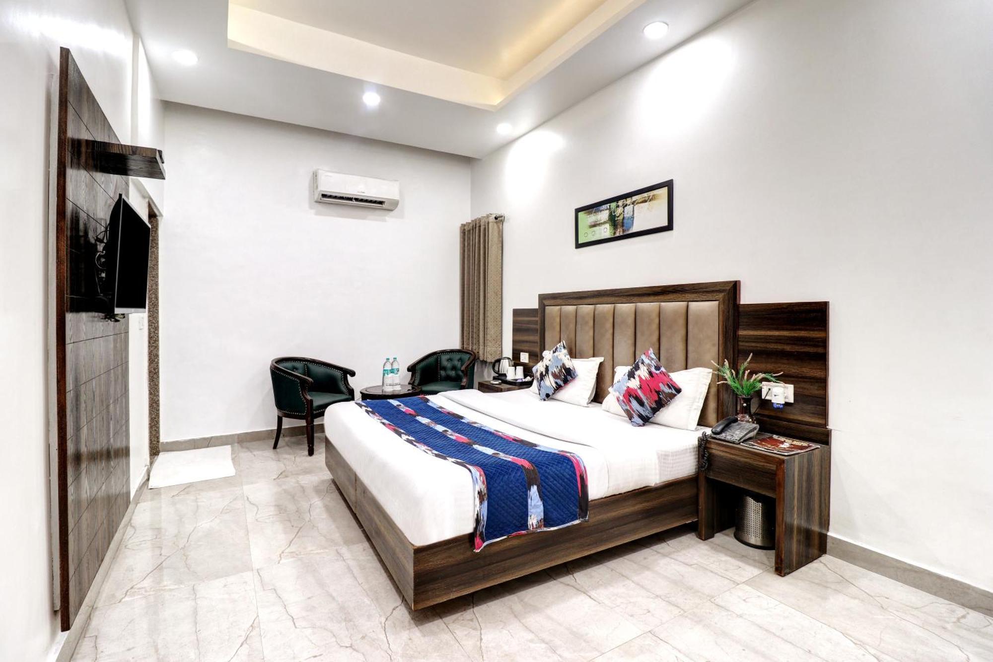 Hotel Emporio Dx - New Delhi Railway Station - Paharganj 외부 사진