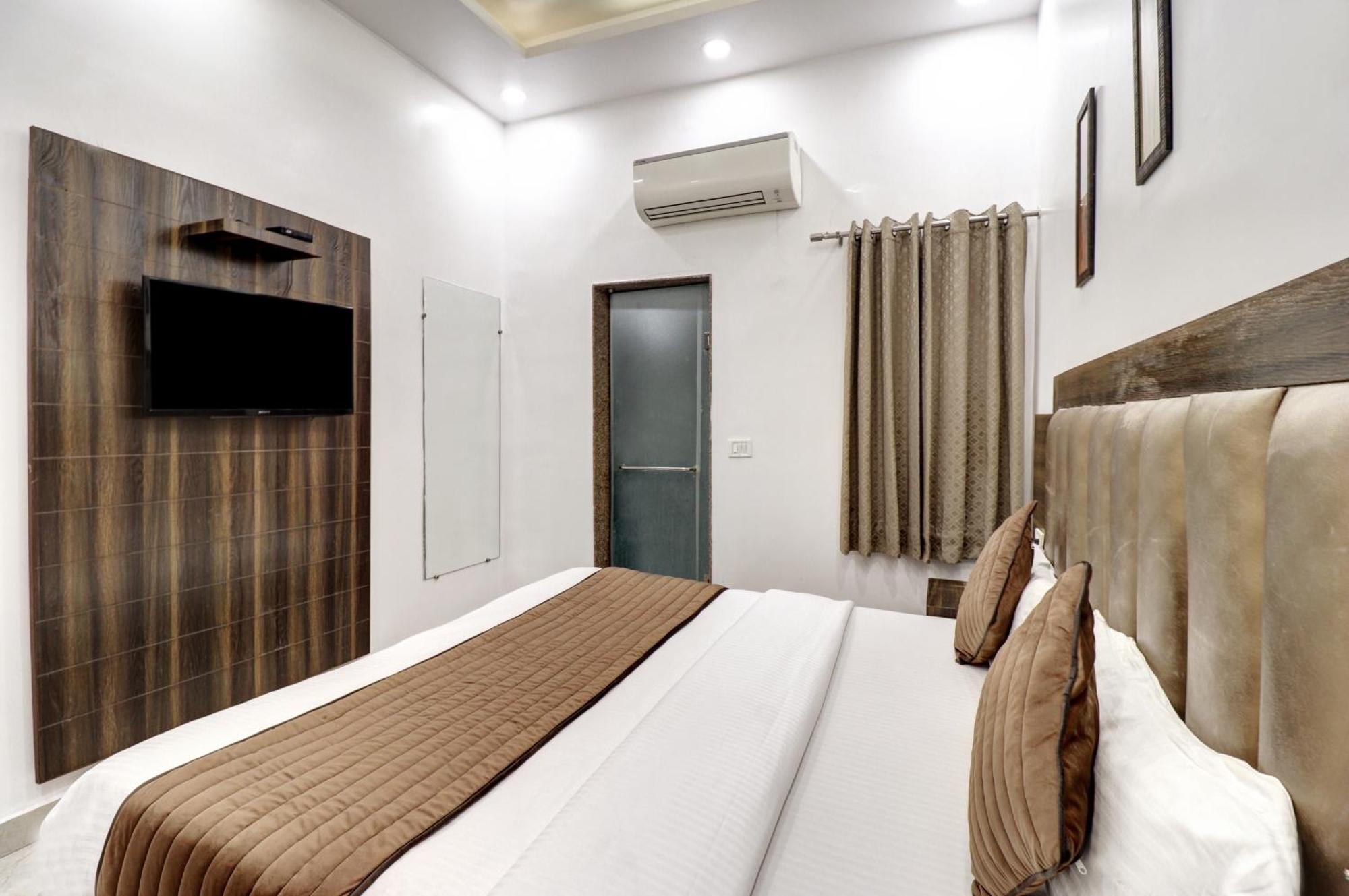 Hotel Emporio Dx - New Delhi Railway Station - Paharganj 외부 사진